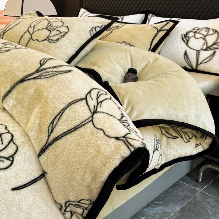 91家纺网 家纺一手货源 找家纺 多乐家纺 2024新款高克重加厚保暖轻奢印花兔毛绒宽包边四件套 兔毛-玫瑰-清新绿