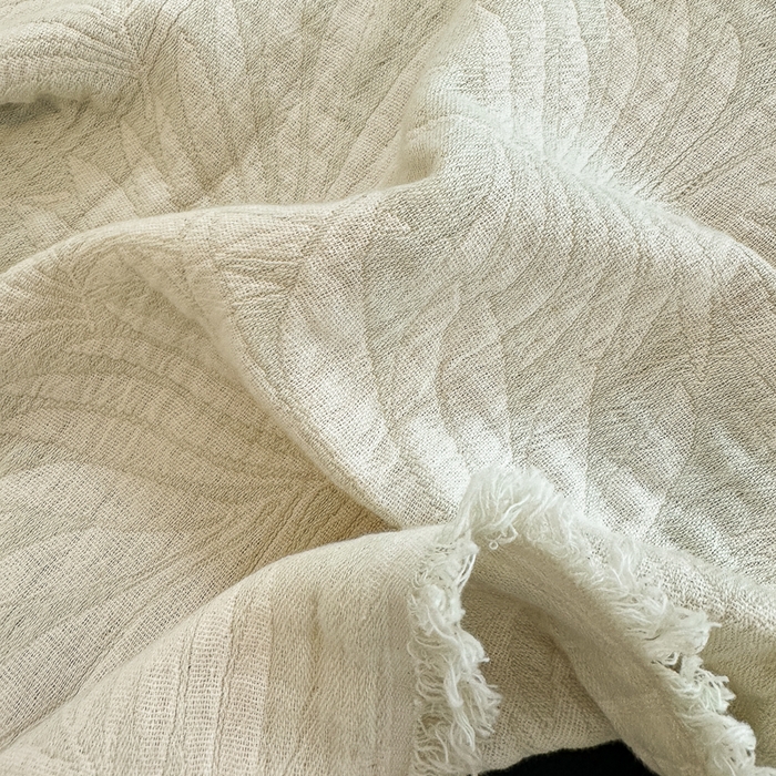 91家纺网 家纺一手货源 找家纺 淑女公社家纺 2024新款色织全棉双股提花流苏盖毯  雾绿