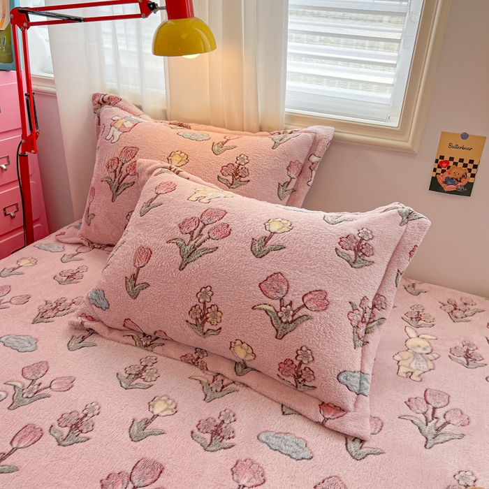 91家纺网 家纺一手货源 找家纺 韩巢家纺 2024新款雪花绒枕套一对装 花园熊(粉)