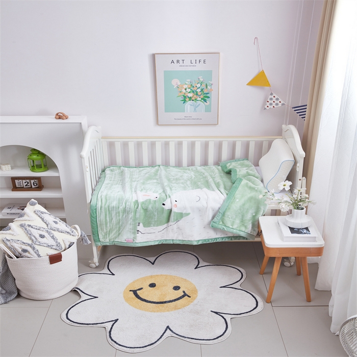 91家纺网 家纺一手货源 找家纺 凯轩毛毛毯毯子网销专供 2024新款加厚保暖儿童印花云毛毯毯子系列 大白熊  绿