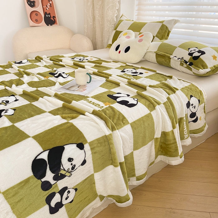 91家纺网 家纺一手货源 找家纺 千荨 2024新款多功能牛奶绒毛毯 格子熊猫