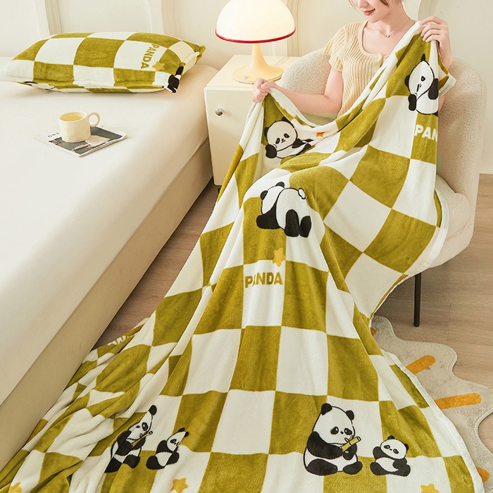 91家纺网 家纺一手货源 找家纺 千荨 2024新款多功能牛奶绒毛毯 格子熊猫