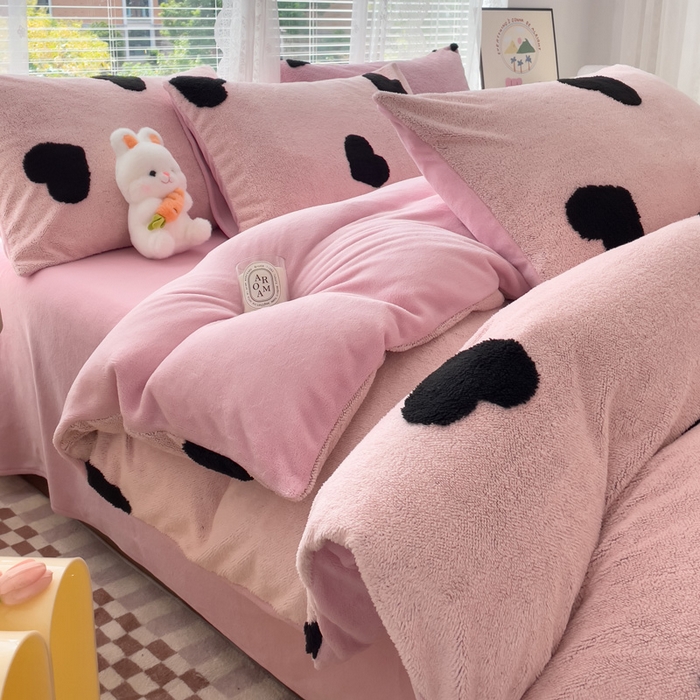 91家纺网 家纺一手货源 找家纺 蝶帕家纺 2024新款阳离子提花舒棉绒四件套 心动-粉