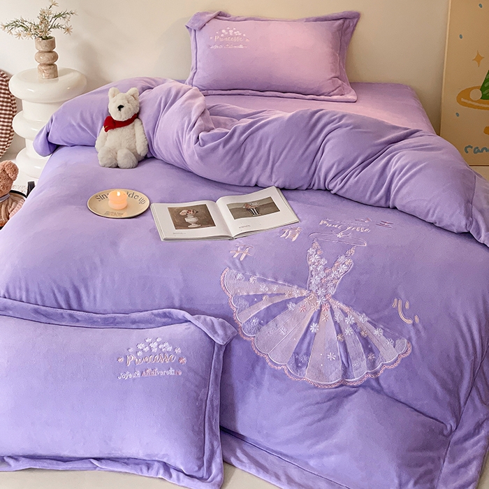 91家纺网 家纺一手货源 找家纺 新方向 2025新款全消光A类牛奶绒四件套-公主请开心 公主请开心-莫奈紫