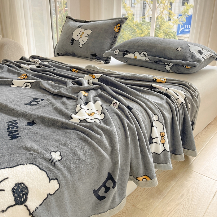 91家纺网 家纺一手货源 找家纺 千荨 2024新款多功能牛奶绒毛毯 玩具狗