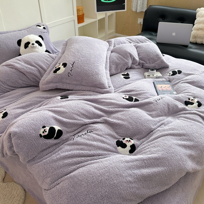91家纺网 家纺一手货源 找家纺 萝莉家纺 2024新款加厚泰迪绒毛巾绣四件套 熊猫紫