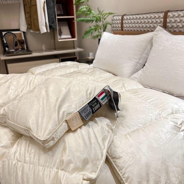 91家纺网 家纺一手货源 找家纺 静若居 2024新款高精密真丝提花羽绒被壳婚庆款羽绒被壳厂家 米白色2