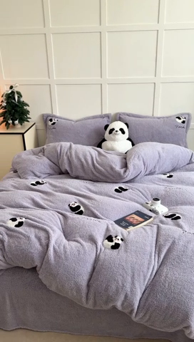 91家纺网 家纺一手货源 找家纺 萝莉家纺 2024新款加厚泰迪绒毛巾绣四件套 熊猫紫