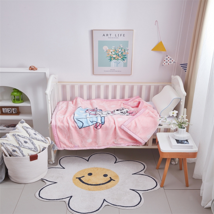 91家纺网 家纺一手货源 找家纺 凯轩毛毛毯毯子网销专供 2024新款加厚保暖儿童印花云毛毯毯子系列 斑点狗  粉