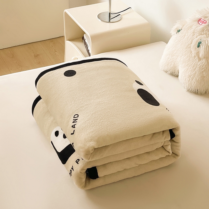 91家纺网 家纺一手货源 找家纺 千荨 2024新款多功能牛奶绒毛毯 熊猫胖达