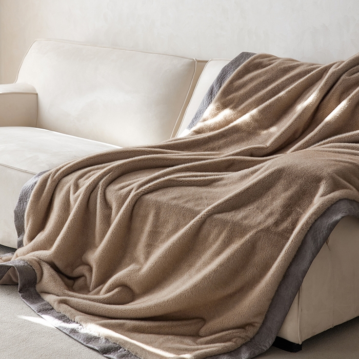 91家纺网 家纺一手货源 找家纺 安莱生活 2024新款弧貂绒皮草毛毯 艾曼拉