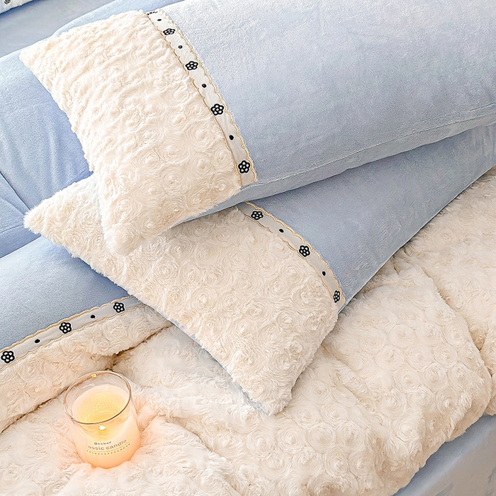 91家纺网 家纺一手货源 找家纺 （总）安莱生活 2024新款优雅獭兔牛奶绒刺绣工艺款四件套 暖暖恋-风格一