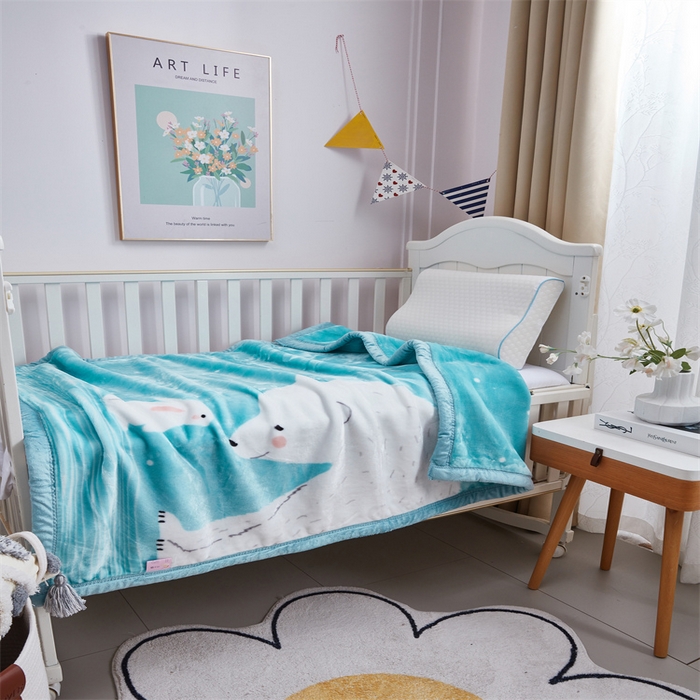 91家纺网 家纺一手货源 找家纺 凯轩毛毛毯毯子网销专供 2024新款加厚保暖儿童印花云毛毯毯子系列 大白熊 浅蓝