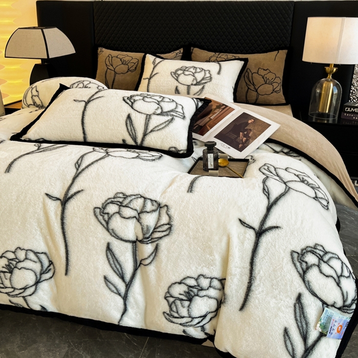 91家纺网 家纺一手货源 找家纺 多乐家纺 2024新款高克重加厚保暖轻奢印花兔毛绒宽包边四件套 兔毛-玫瑰-奶白