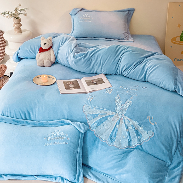 91家纺网 家纺一手货源 找家纺 新方向 2025新款全消光A类牛奶绒四件套-公主请开心 公主请开心-以太兰