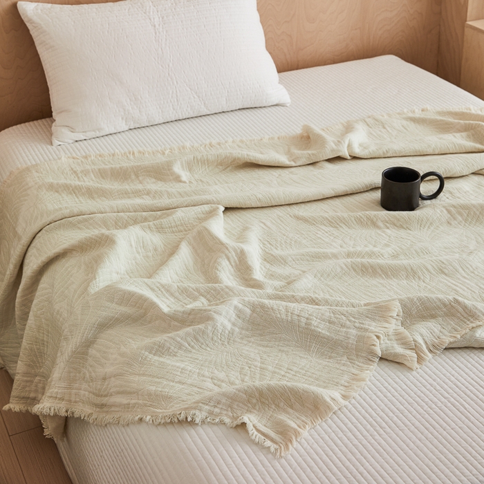 91家纺网 家纺一手货源 找家纺 淑女公社家纺 2024新款色织全棉双股提花流苏盖毯  雾绿