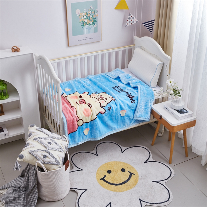 91家纺网 家纺一手货源 找家纺 凯轩毛毛毯毯子网销专供 2024新款加厚保暖儿童印花云毛毯毯子系列 卡通猪  蓝