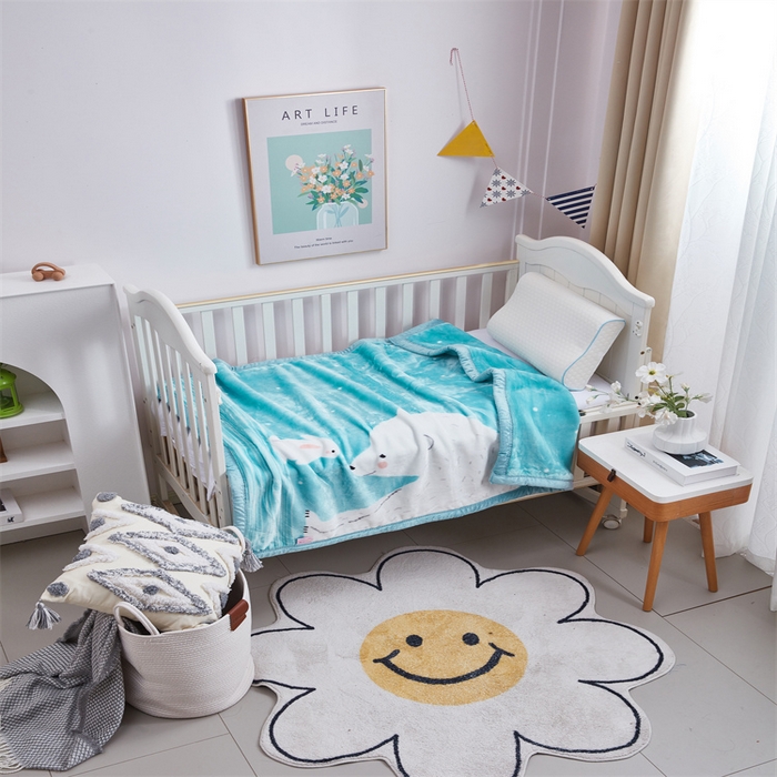 91家纺网 家纺一手货源 找家纺 凯轩毛毛毯毯子网销专供 2024新款加厚保暖儿童印花云毛毯毯子系列 大白熊 浅蓝