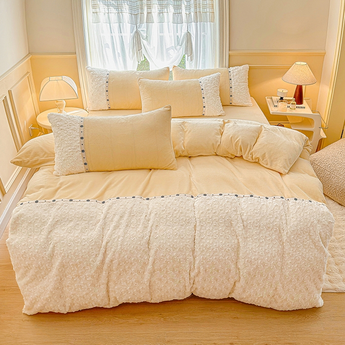 91家纺网 家纺一手货源 找家纺 安莱生活 2024新款优雅獭兔牛奶绒刺绣工艺款四件套 暖暖恋-风格一 玫瑰金