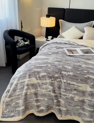 91家纺网 家纺一手货源 找家纺 凯轩毛毛毯毯子网销专供 2024新款雪绒棉四季毛毯毯子盖毛毯毯子毛毯毯子子 斑马纹