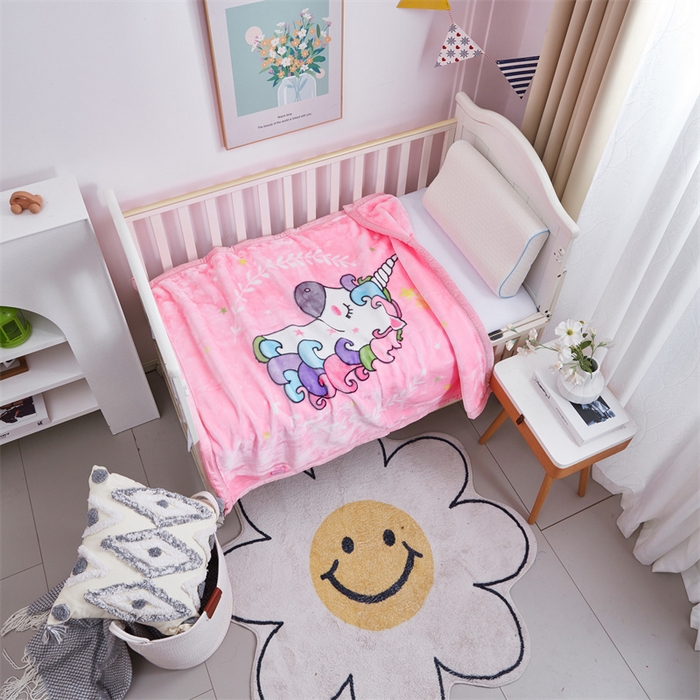 91家纺网 家纺一手货源 找家纺 凯轩毛毛毯毯子网销专供 2024新款加厚保暖儿童印花云毛毯毯子系列 马卡龙  粉