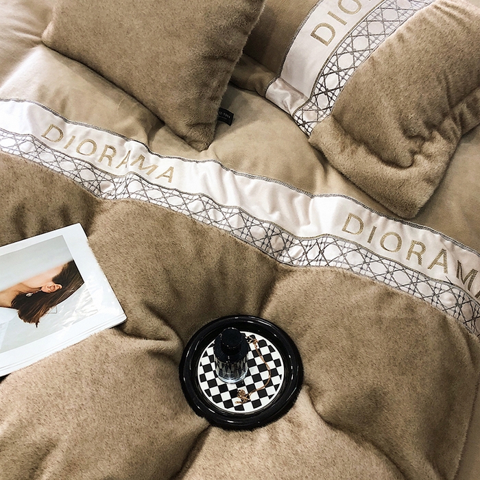 91家纺网 家纺一手货源 找家纺 安莱生活 2024新款弧貂绒皮草四件套 艾曼拉