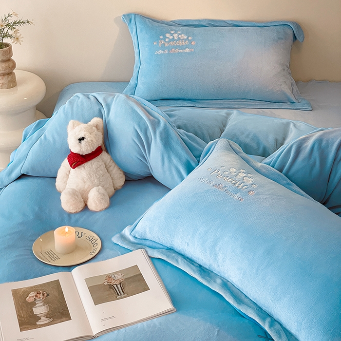 91家纺网 家纺一手货源 找家纺 新方向 2025新款全消光A类牛奶绒四件套-公主请开心 公主请开心-以太兰