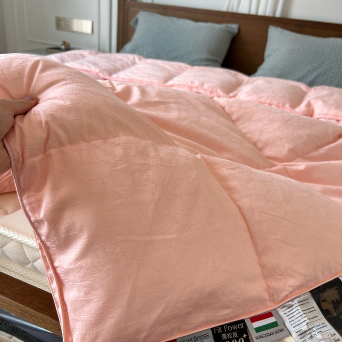 91家纺网 家纺一手货源 找家纺 静若居 2024新款方格提花双层羽绒被壳爆款推荐羽绒被壳厂家直销 西西里粉玉1