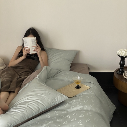 91家纺网 家纺一手货源 找家纺 2024新款100S全棉贡缎大提花四件套-香榭COCO 香榭COCO-薄荷巧克力