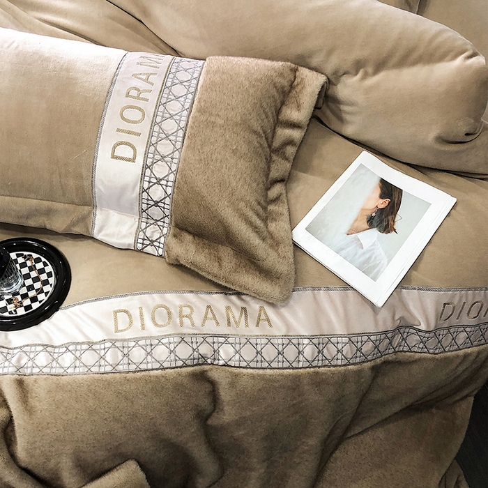 91家纺网 家纺一手货源 找家纺 安莱生活 2024新款弧貂绒皮草四件套 艾曼拉