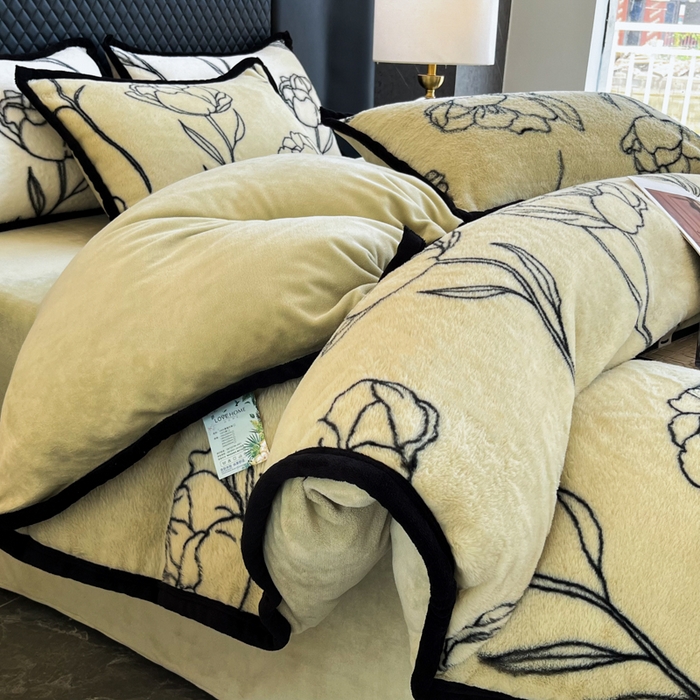 91家纺网 家纺一手货源 找家纺 多乐家纺 2024新款高克重加厚保暖轻奢印花兔毛绒宽包边四件套 兔毛-玫瑰-清新绿