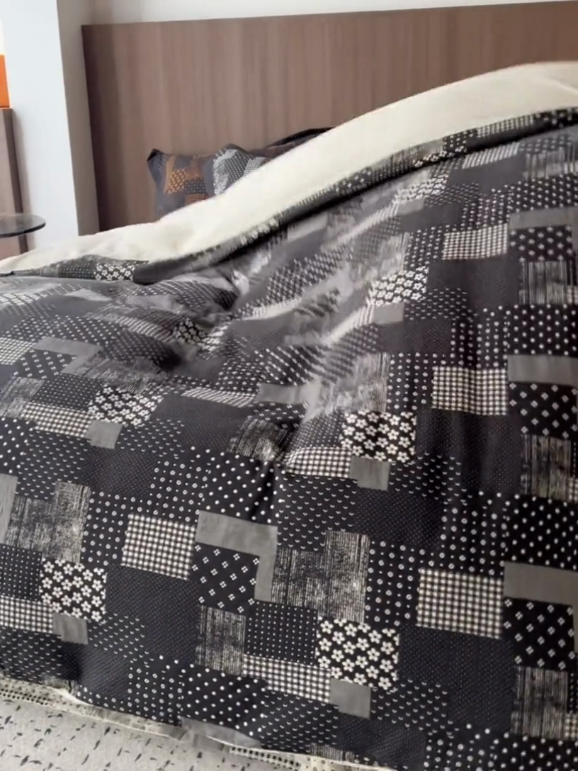 91家纺网 家纺一手货源 找家纺 安莱生活 2024新款全棉纯棉A类母婴双层纱纱布压线飞边款四件套 西雅图-黑白