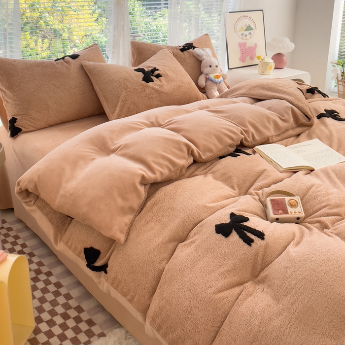 91家纺网 家纺一手货源 找家纺 蝶帕家纺 2024新款阳离子提花舒棉绒四件套 蝴蝶结-咖