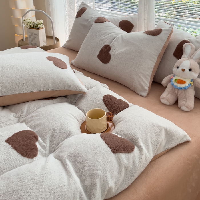 91家纺网 家纺一手货源 找家纺 蝶帕家纺 2024新款阳离子提花舒棉绒四件套 心动-咖