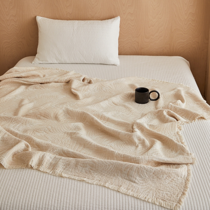 91家纺网 家纺一手货源 找家纺 淑女公社家纺 2024新款色织全棉双股提花流苏盖毯 雾咖