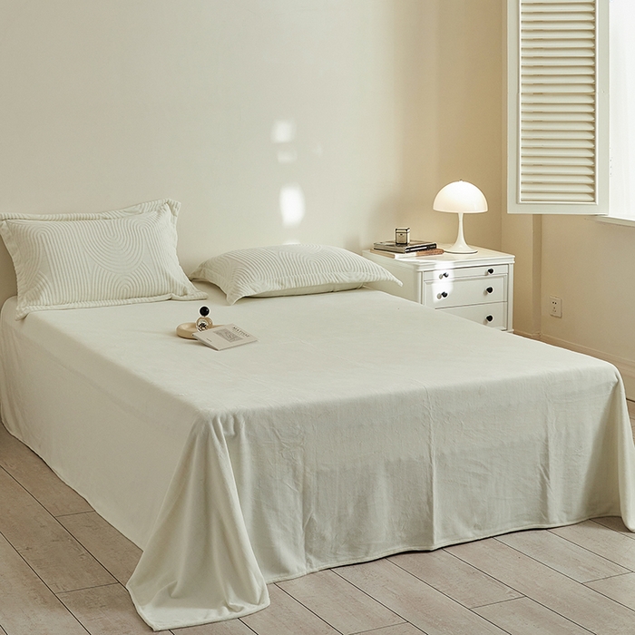 91家纺网 家纺一手货源 找家纺 安莱生活 2024新款牛奶绒提花烂花年纪系列四件套-风格二 年纪-白