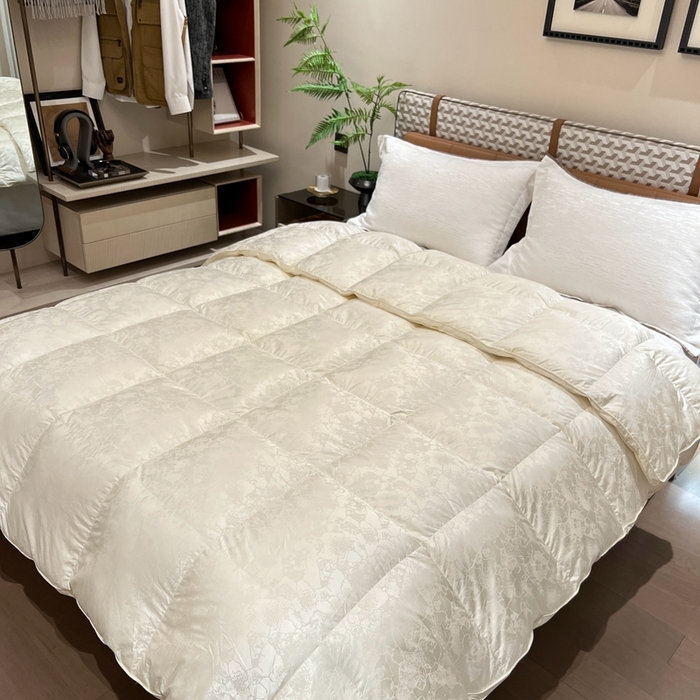 91家纺网 家纺一手货源 找家纺 静若居 2024新款高精密真丝提花羽绒被壳婚庆款羽绒被壳厂家 米白色2
