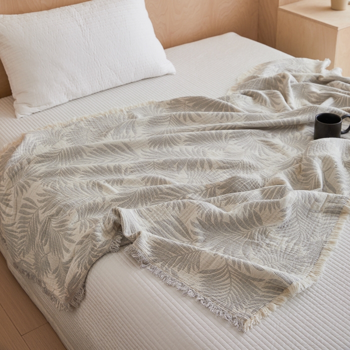 91家纺网 家纺一手货源 找家纺 淑女公社家纺 2024新款色织全棉双股提花流苏盖毯 雾蓝