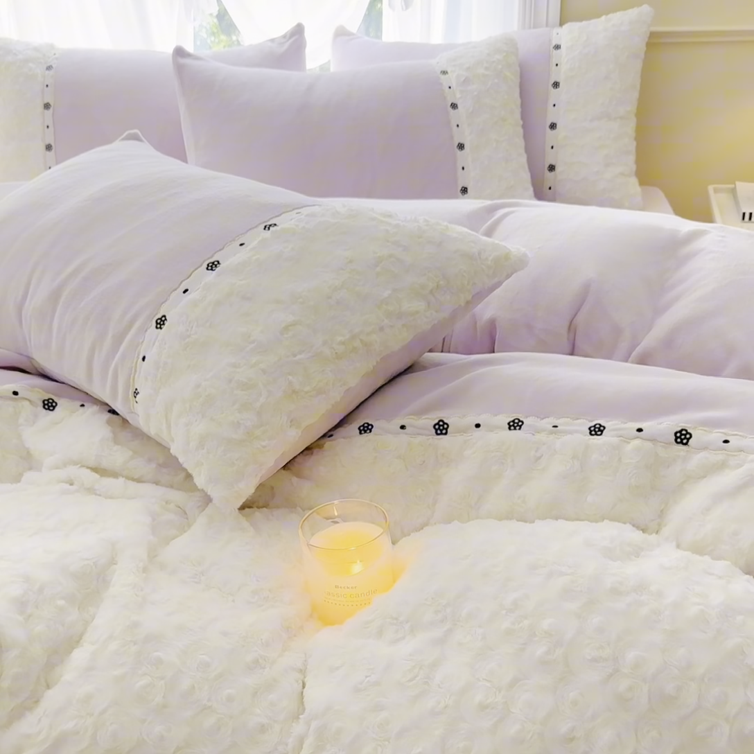 91家纺网 家纺一手货源 找家纺 安莱生活 2024新款优雅獭兔牛奶绒刺绣工艺款四件套 暖暖恋-风格一 玫瑰紫