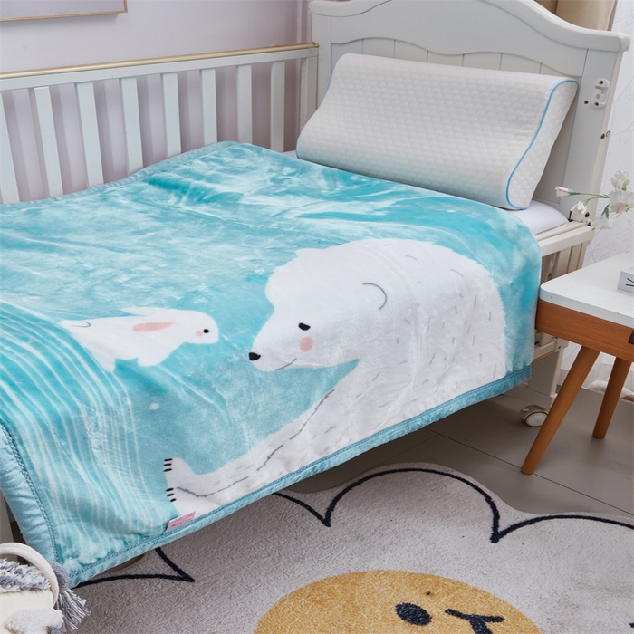 91家纺网 家纺一手货源 找家纺 凯轩毛毛毯毯子网销专供 2024新款加厚保暖儿童印花云毛毯毯子系列 大白熊 浅蓝
