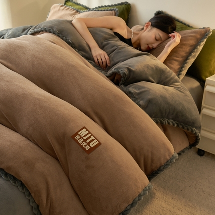 晨曦家纺 2024新款日系简约小包边牛奶绒四件套 简约-深咖灰