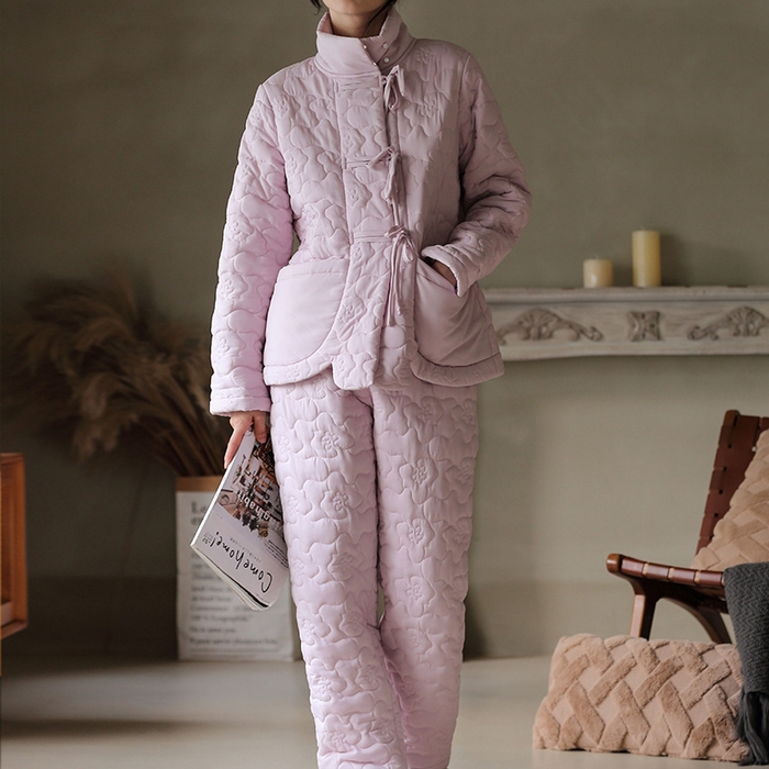 91家纺网 家纺一手货源 找家纺 洛兰沙家居馆 2024新款睡衣女秋冬季三层夹棉珊瑚绒加厚保暖两件套女士可外穿加绒家居服 淡紫色