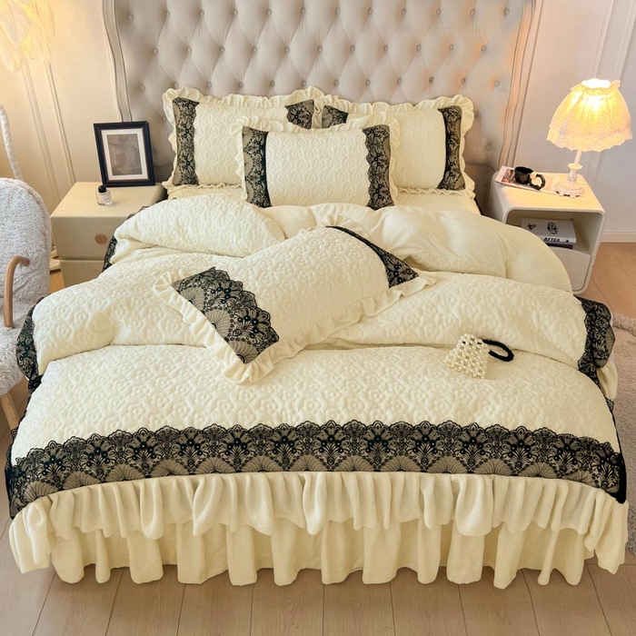 91家纺网 家纺一手货源 找家纺 恋尚 2024新款纯色牛奶绒四件套韩版蕾丝花边床裙款四件套 洛丽塔 米色