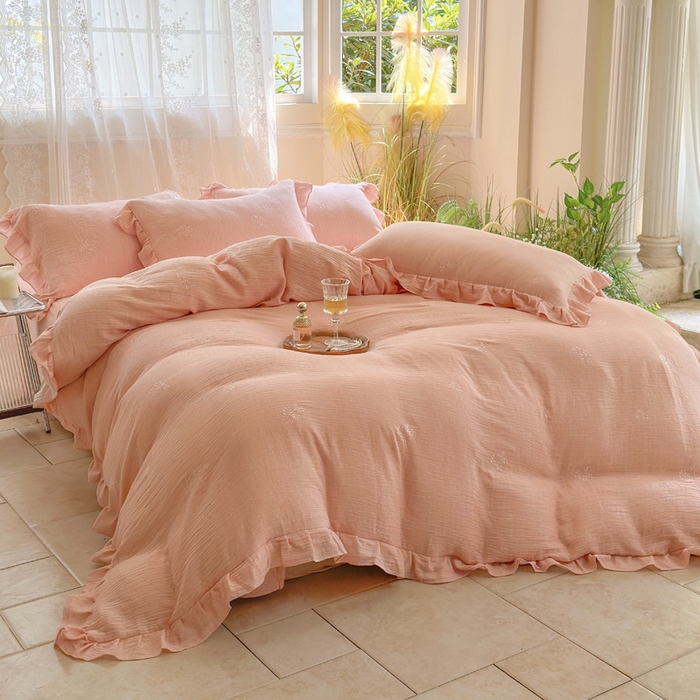 91家纺网 家纺一手货源 找家纺 2025新品全棉色织皱皱纱刺绣款四件套 稻香