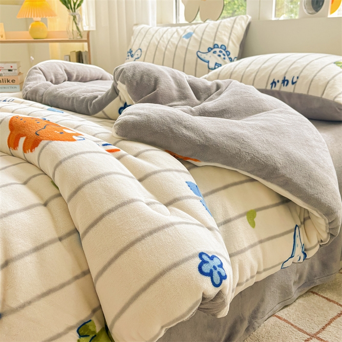 91家纺网 家纺一手货源 找家纺 2024新款A类牛奶绒印花冬被被子被芯 小恐龙