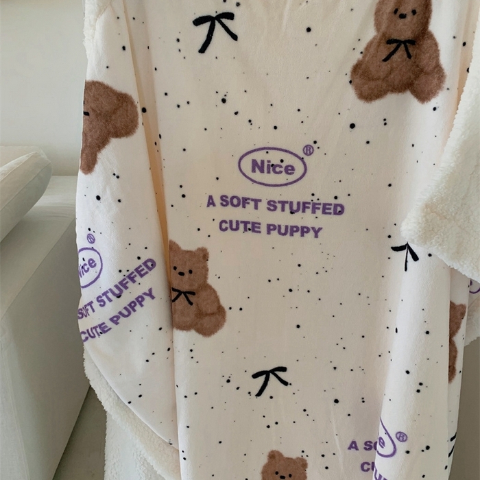 91家纺网 家纺一手货源 找家纺 桃喜 2024新款亲肤舒适牛奶绒羊羔绒毛毯 点点小熊