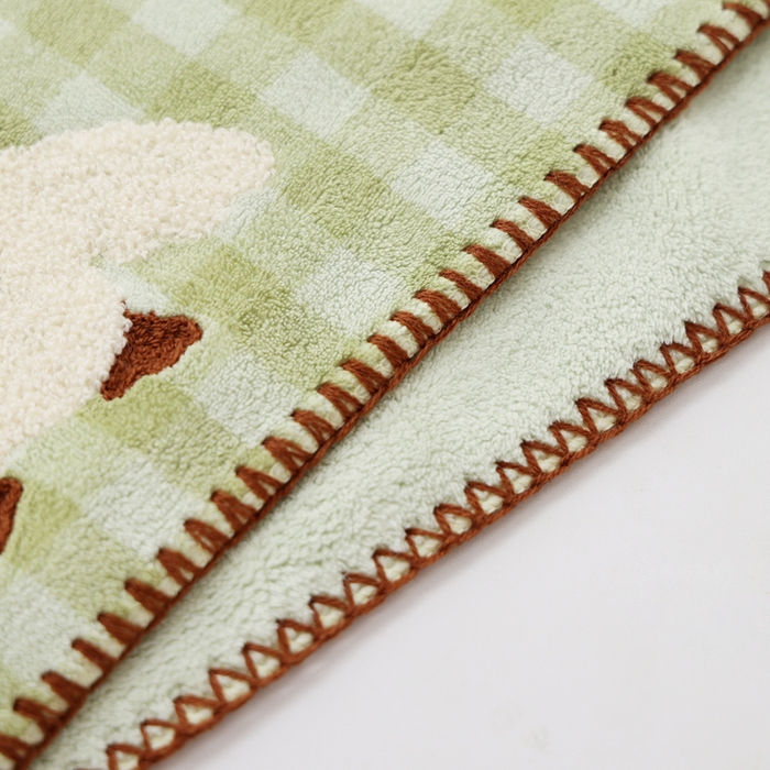 91家纺网 家纺一手货源 找家纺 朴尔家纺-毛巾被 2024新款毛巾绣勾边小格快乐鸭AB版珊瑚绒速吸速干毛巾浴巾 格子快乐鸭-青绿浴巾