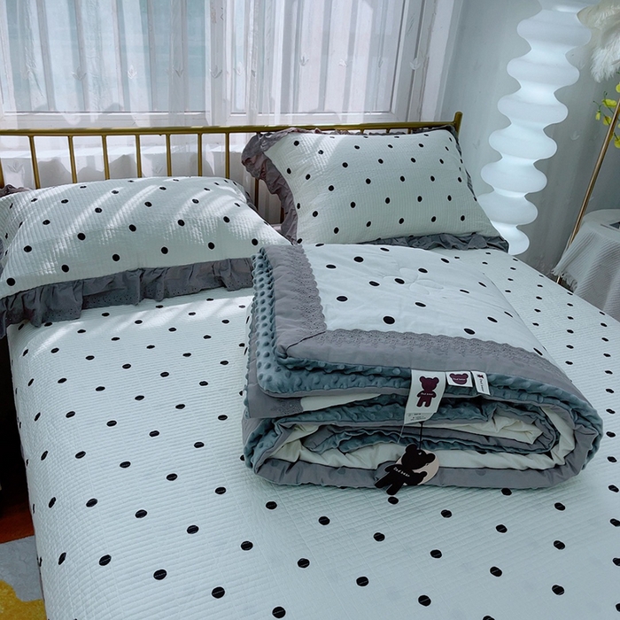 91家纺网 家纺一手货源 找家纺 暖居 2024新款包边豆豆被床盖四件套 经典小波点
