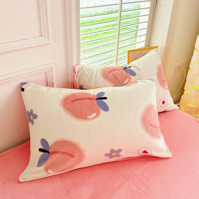 91家纺网 家纺一手货源 找家纺 简宜家居 2025新款牛奶绒印花四件套 蜜桃味女孩