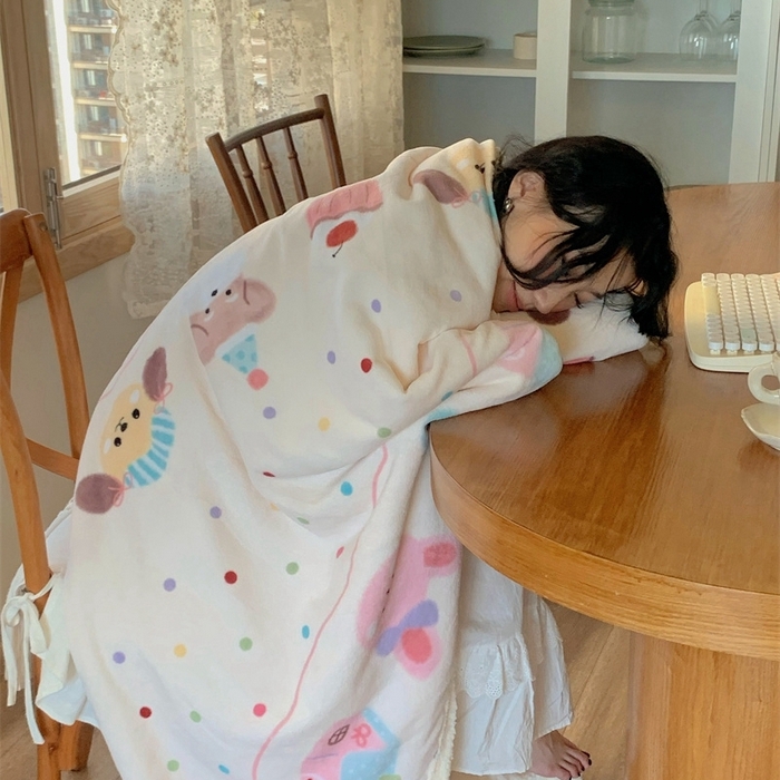 91家纺网 家纺一手货源 找家纺 桃喜 2024新款亲肤舒适牛奶绒羊羔绒毛毯 波点动物园